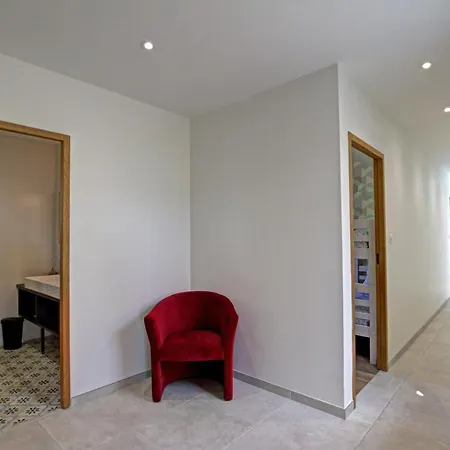 Ferme Rénovée Avec Piscine Privée Chauffée Et Vue Imprenable, Pour 14 Personnes - Fr-1-496-301 * Sail-les-Bains