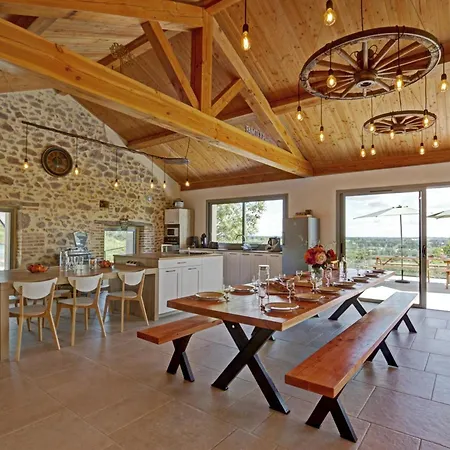 Séjour à la campagne Ferme Rénovée Avec Piscine Privée Chauffée Et Vue Imprenable, Pour 14 Personnes - Fr-1-496-301
